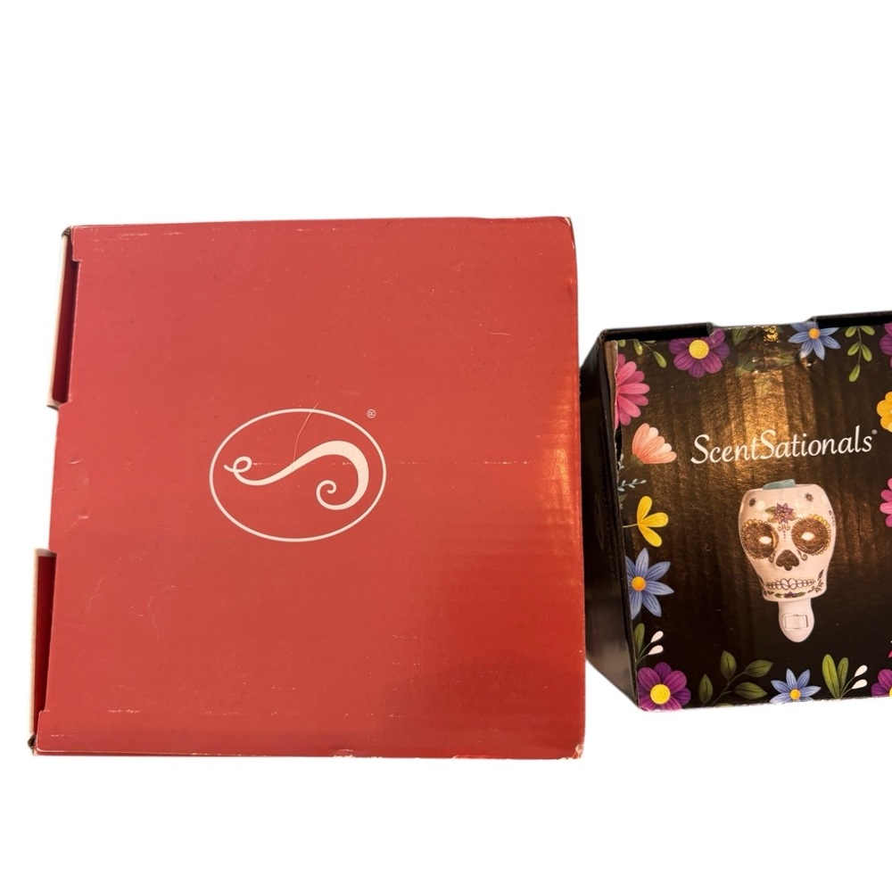 Scentsationals Day of The Dead/Sugar skull Wax Melters.  Halloween. Set of 2! - Picture 5 of 9